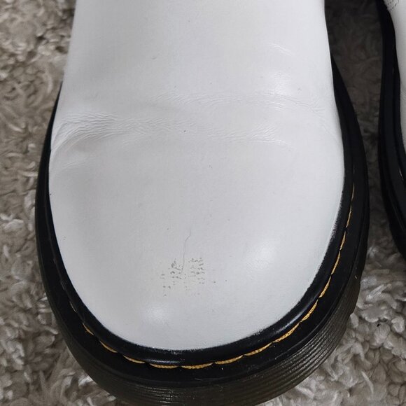 Dr. Martens Youth 2976 Leather Chelsea Boots Color: White size 7 - Picture 15 of 15